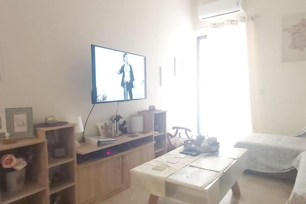 Theano'S Cozy & Quiet Lux Central Flat - Wifi & Full Amenities Patras Exterior photo