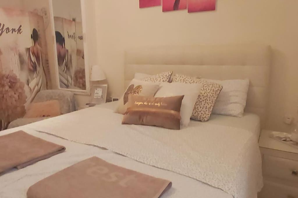 Theano'S Cozy & Quiet Lux Central Flat - Wifi & Full Amenities Patras Exterior photo